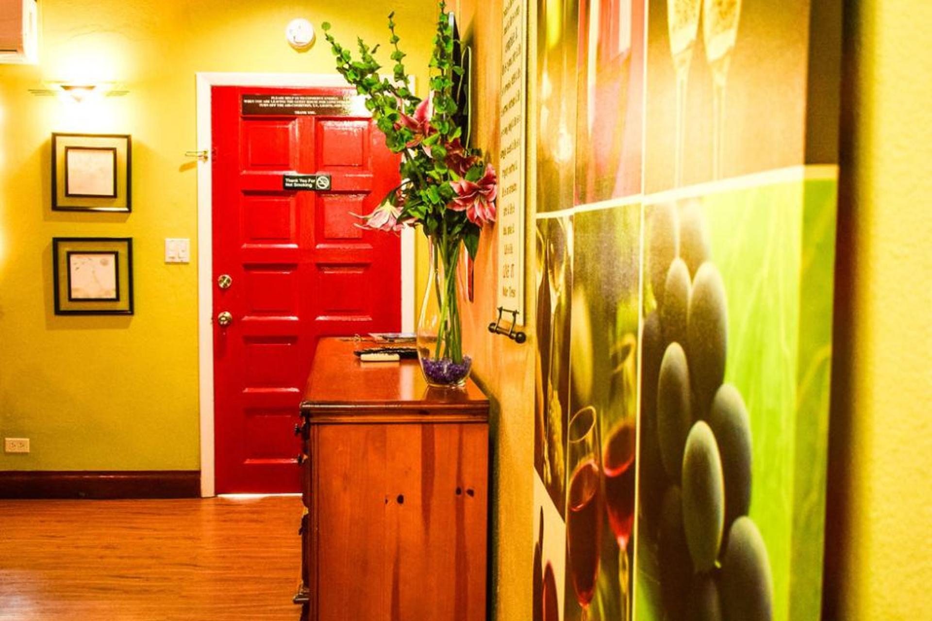 Brownstone Guesthouses Seabeach