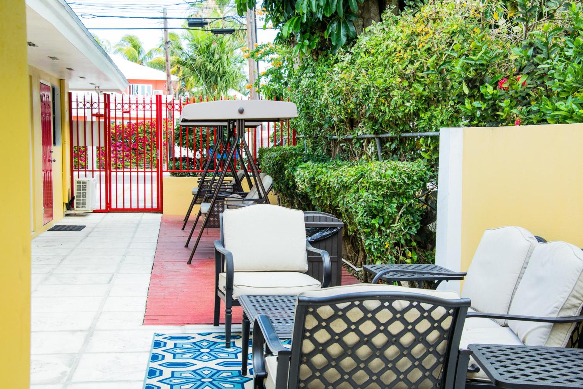 Brownstone Guesthouses Seabeach